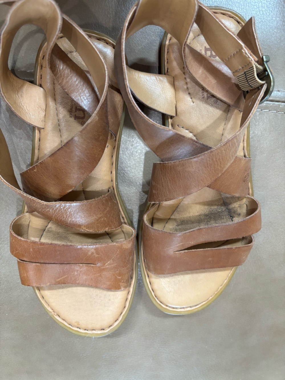 Born Tan Leather Crisscross comfortable cushioned strappy Sandals - Picture 7 of 7